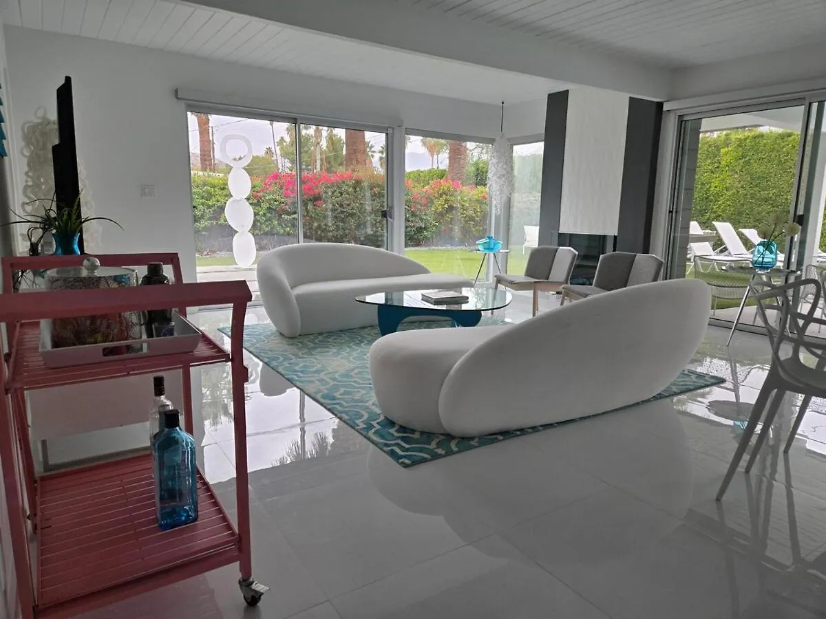 As Seen On Hgtv Desert Flippers The Pink Door 棕榈泉 0*,  美国