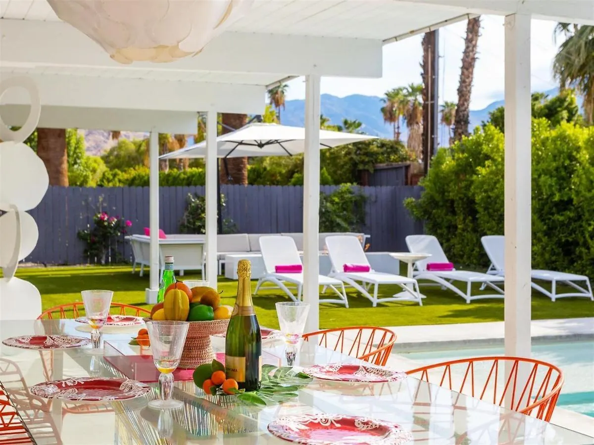 公寓 As Seen On Hgtv Desert Flippers The Pink Door 棕榈泉