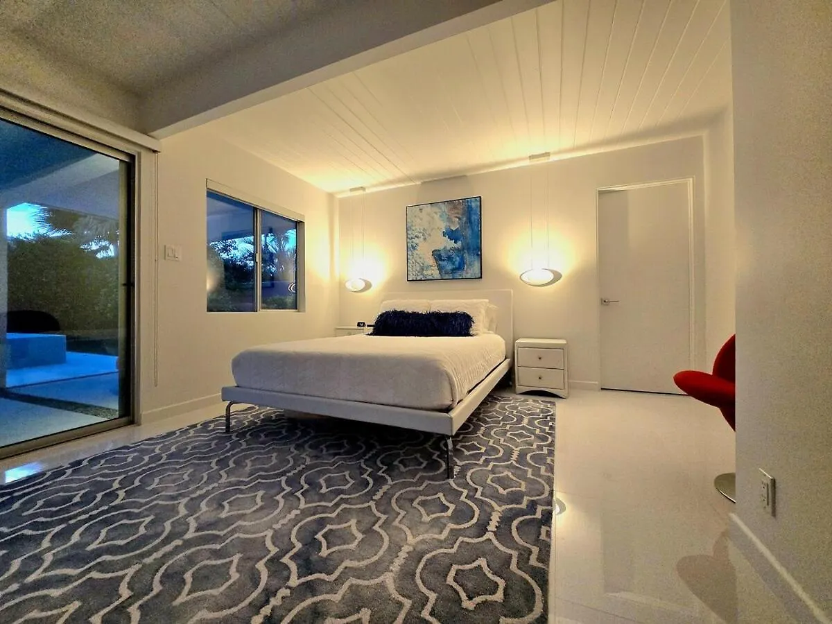 As Seen On Hgtv Desert Flippers The Pink Door 棕榈泉 公寓